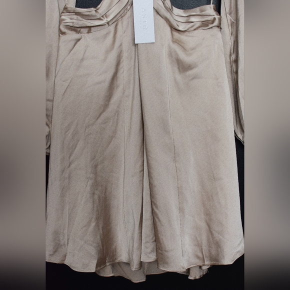 NWT ASTR The Label Anamaria Cut Out Dress Champagne Pink Satin Size M - Picture 8 of 13